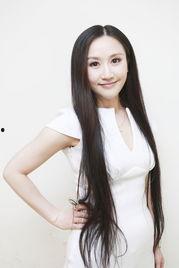 李芊墨家庭背景,出身名门，传承家族荣耀的璀璨新星